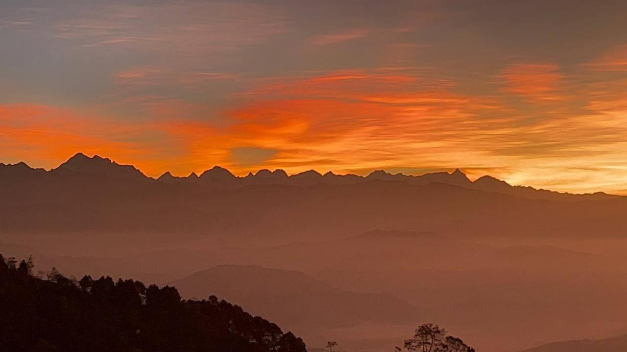 Hotel Everest Window View นาการ์ก็อต ภายนอก รูปภาพ