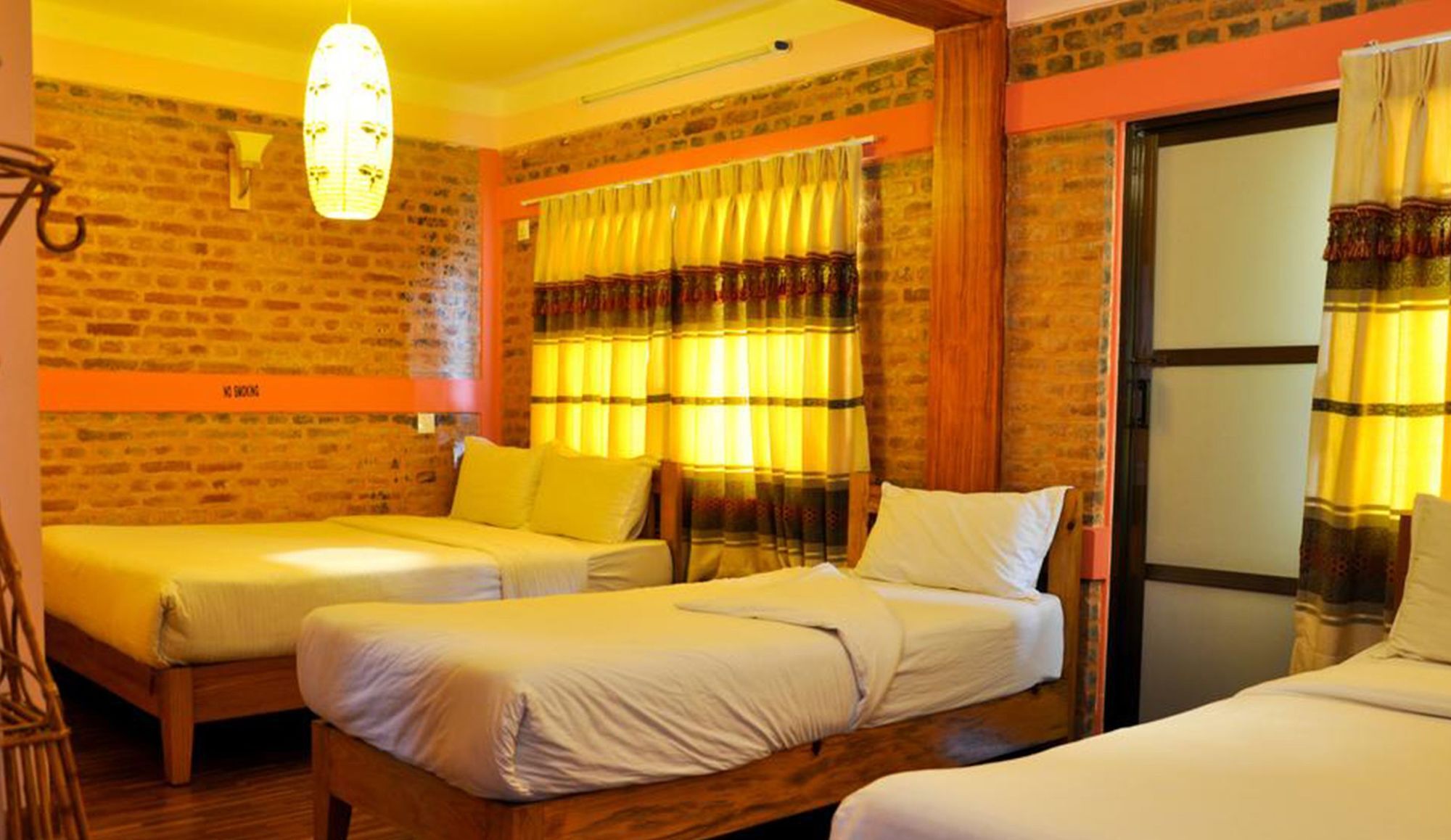 Hotel Everest Window View นาการ์ก็อต ภายนอก รูปภาพ